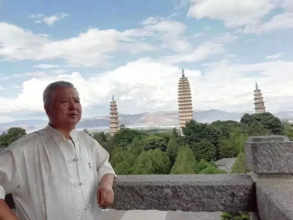 记大英县大佛寺指月阁书画院执行院长陈宗林老先生